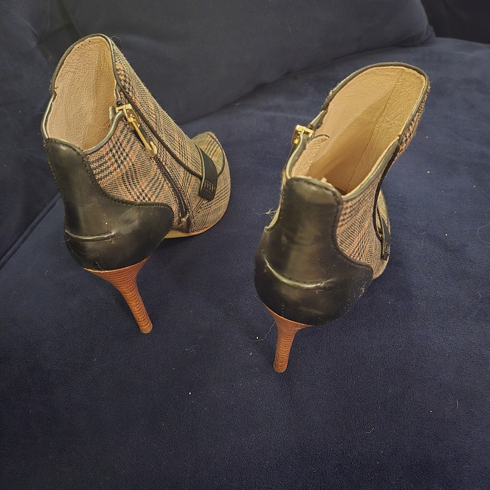 Louise et Cie Plaid Pointed-Toe Ankle Booties in Black and Brown - Picture 4 of 10